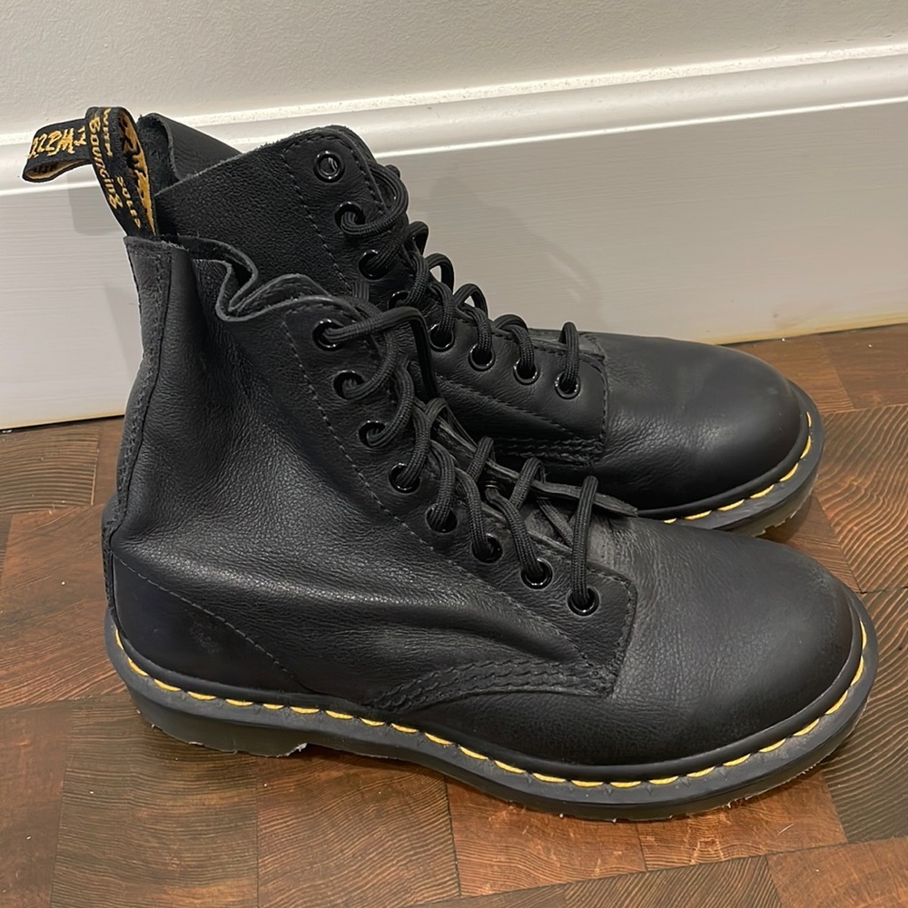 NEW - Dr. Martens Pascal boots - New/Unworn